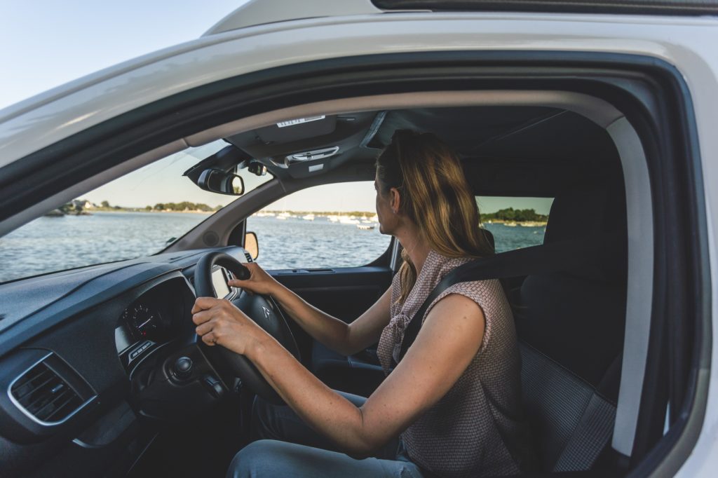 location mini van aménagé - conduite facile